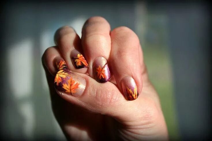 Показать красивый осенний маникюр Ongle en gel automne deco-dessin-automne-feuilles Fall nail art designs, Fall na