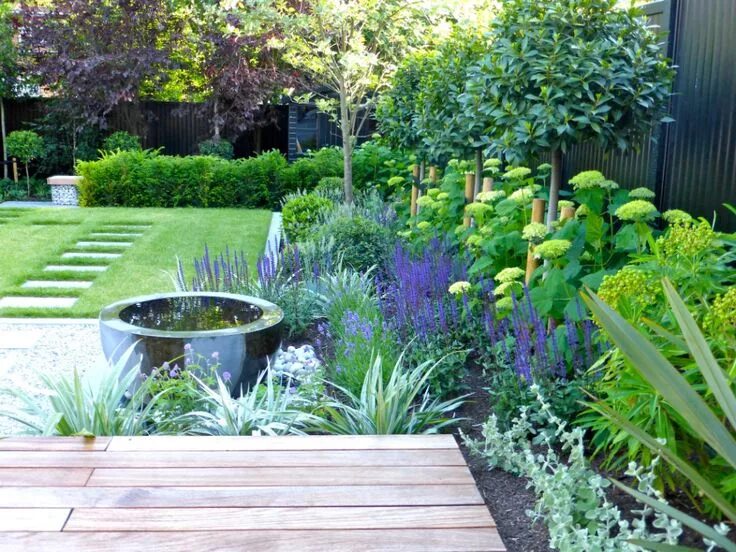 Показать ландшафтный дизайн Hampstead Garden Design offer everything you might need when landscaping your ga