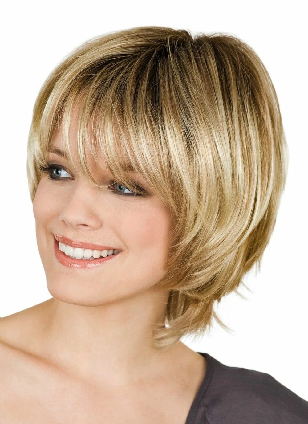 Показать прически каре каскад Pin on Прически Hairstyles for thin hair, Short hair styles, Short straight hair