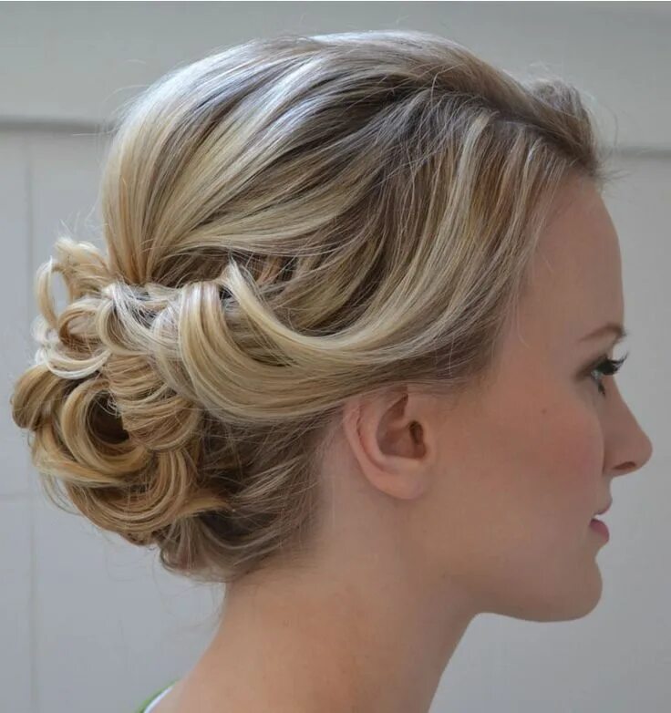 Показать прически на средние волосы Wedding Articles and Guides Easy Weddings Short hair updo, Wedding hair and make