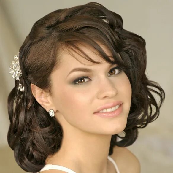 Показать прически на средние волосы фото Image result for guys with ponytails Mother of the bride hair, Wedding hairstyle