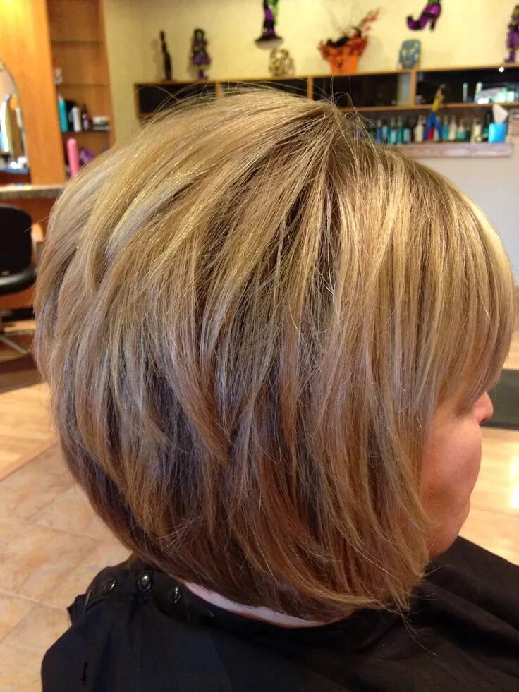 Показать стрижку градуированное каре Stacked bob chin length 10/26/13 Stacked bob haircut, Stacked bob hairstyles, Bo