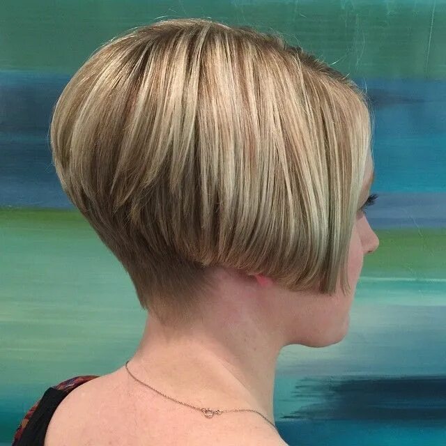 Показать стрижку каре на ножке Pin on Short hair pixie