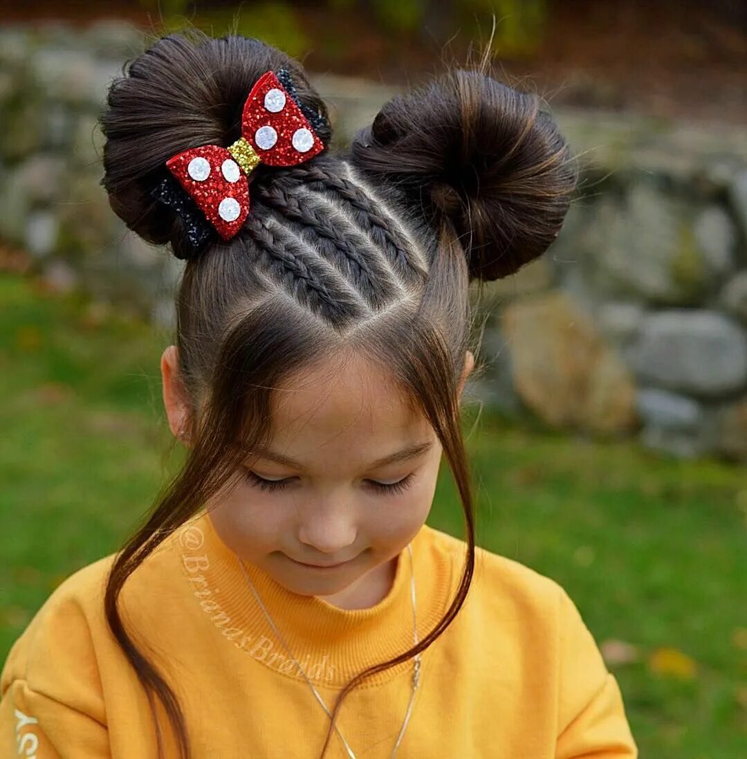 Покажи 7 причесок для девочек Mariya on Instagram: "Mickey Mouse ears and cornrows with beautiful bow that was