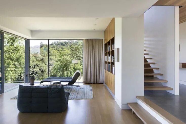 Покажи дизайн дома San Anselmo by Shands Studio HomeDSGN Staircase design, Hillside house, House de