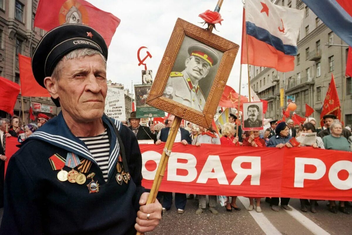 Покажи фото 9 мая В Донецке призвали украинцев вспомнить ВОВ и последовать примеру предков VOZрожд