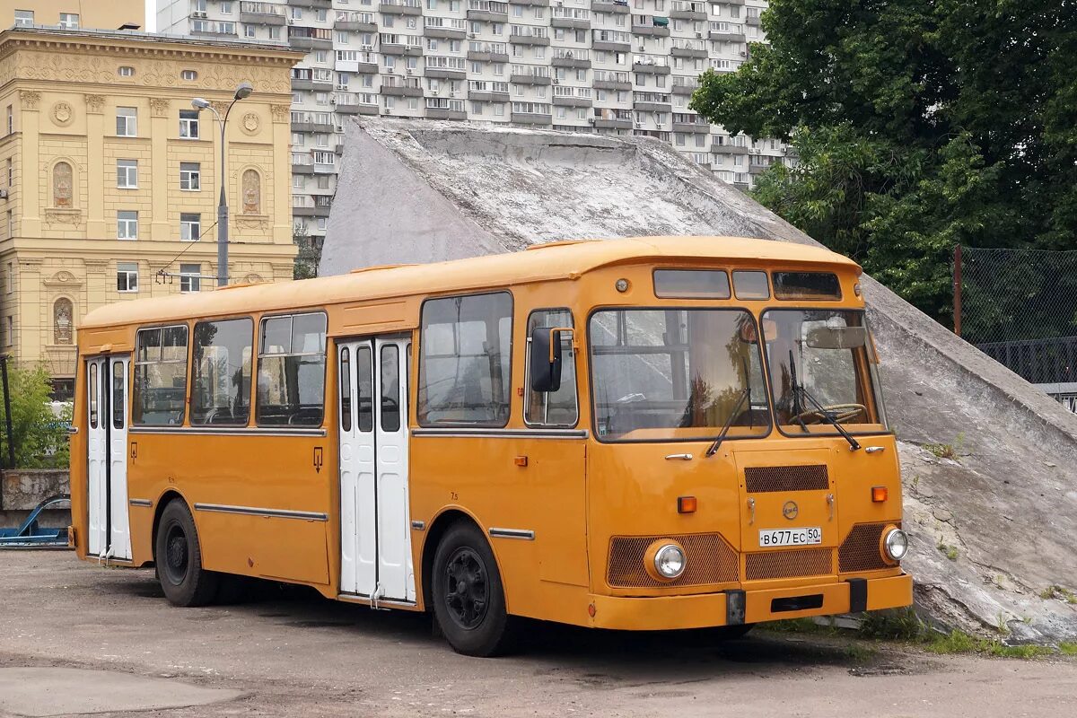 Покажи фото автобуса лиаз ЛиАЗ-677 - путешественник в пространстве и времени. История одного автобуса - "Г