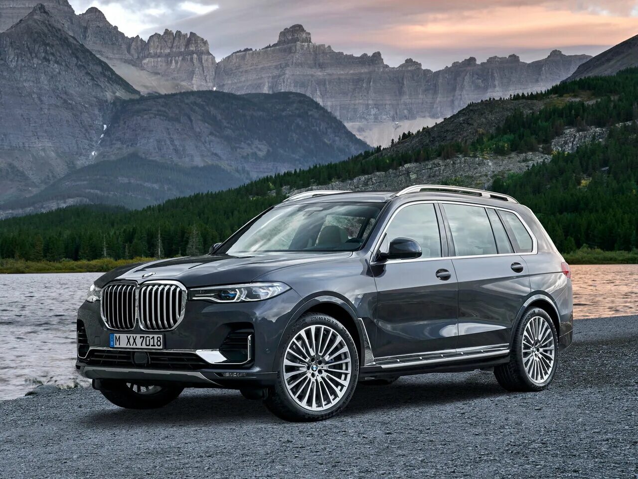 Покажи фото бмв икс 7 Сравнение BMW X7 M50d и Citroen C-Crosser по характеристикам, стоимости покупки 