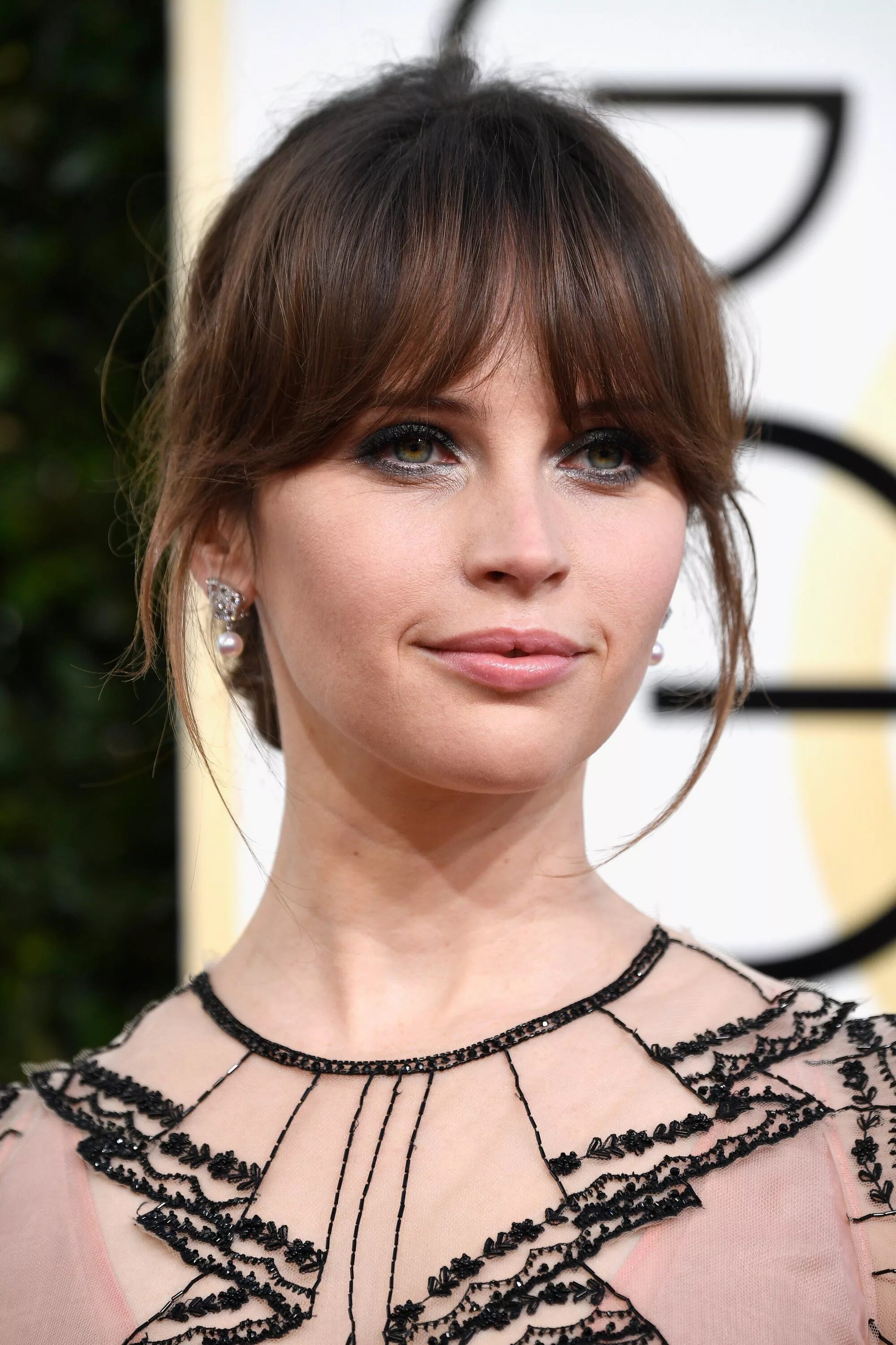 Покажи фото челки шторки The Golden Globes Beauty Looks That Won Us Over Волосы с челкой, Идеи причесок, 