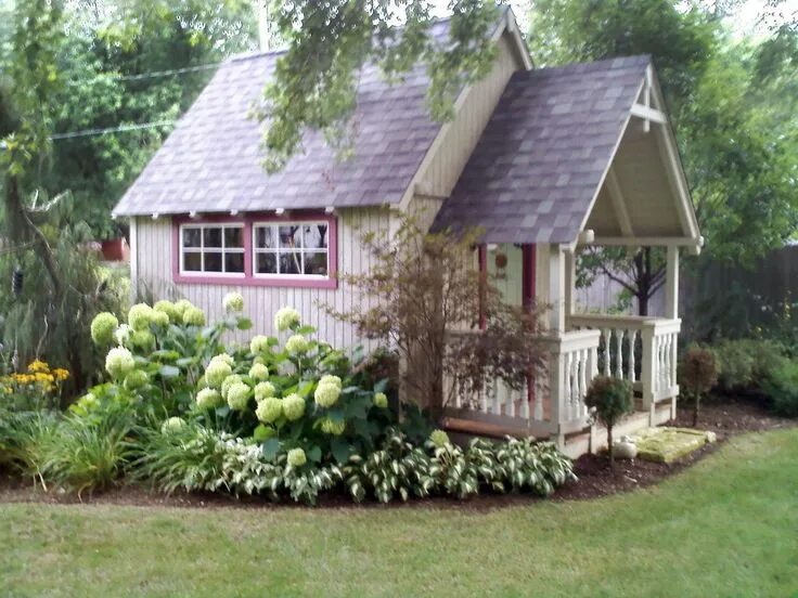 Покажи фото дачи Give Your Backyard an Upgrade With These Killer Shed Ideas Shed landscaping, Tin