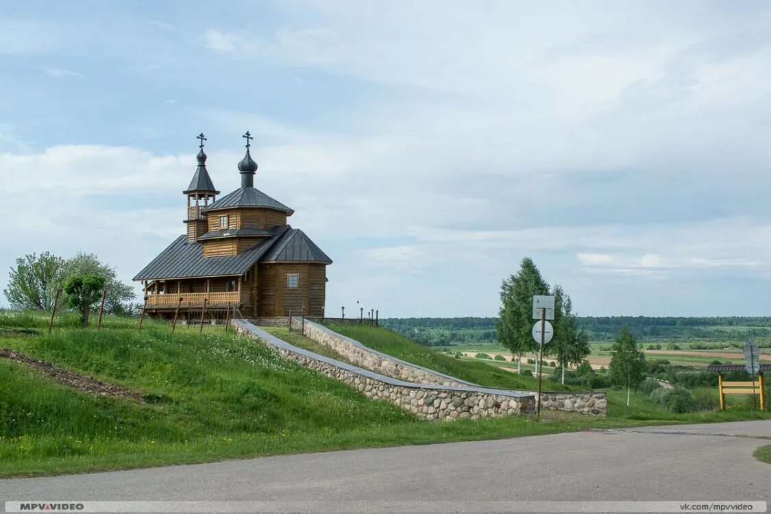 Покажи фото деревни светицы Церковь Флора и Лавра, Большие Светицы (Любытинский район), фотография. общий ви