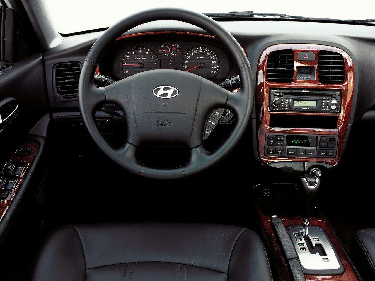 Покажи фото хендай соната Hyundai Sonata 4 поколение (EF) рестайлинг, седан - технические характеристики, 