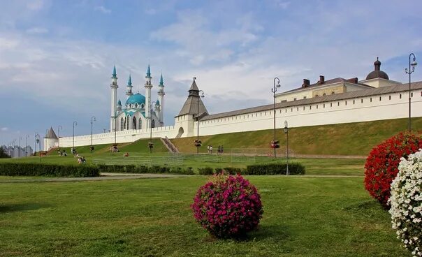 Покажи фото казанского кремля Жизнь вокруг нас Казанский кремльКазанский кремль - древнейшая часть и цитадель 