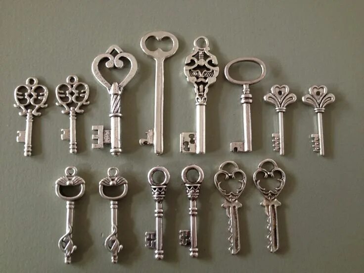 Покажи фото ключ Sourcing: skeleton keys Vintage keys, Old keys, Antique keys