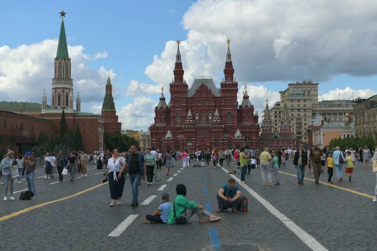 Покажи фото красной площади Что происходит на Красной площади в Москве: фоторепортаж с Красной площади из це