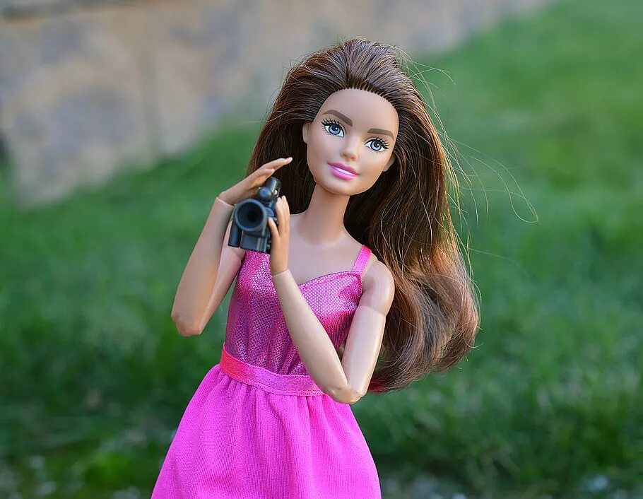 Покажи фото куклы барби #арт,#куклы #кукла #close-up #photo #Barbie #doll #holding #camera #video #camer