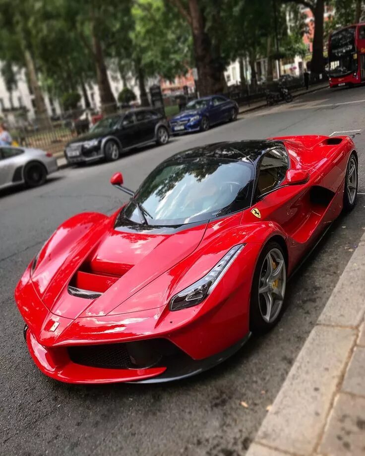 Покажи фото машин La Ferrari #laferrari #ferrari #red #supercar #hypercar La ferrari, Ferrari, Spo