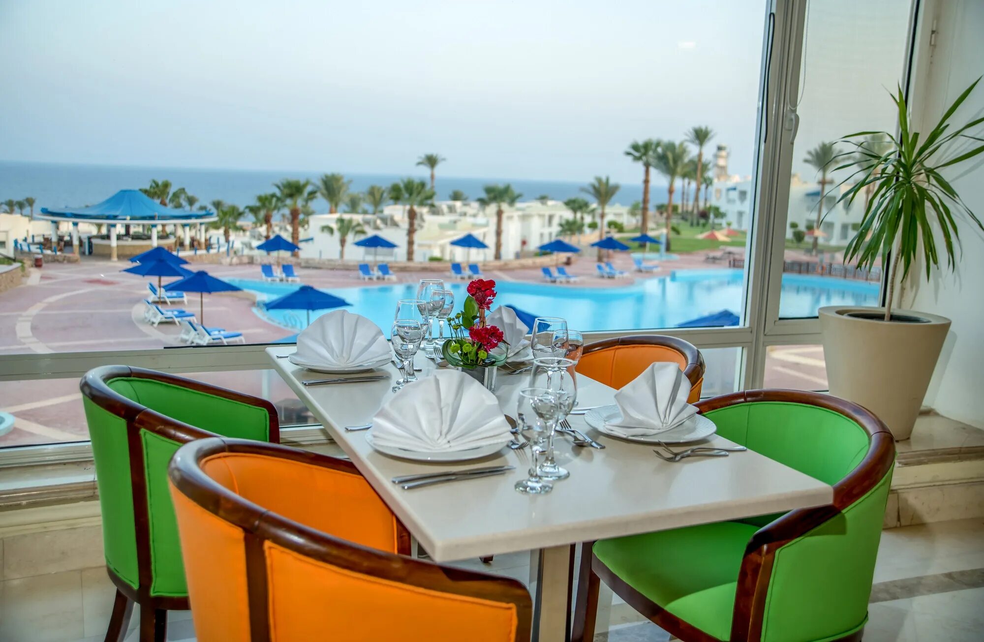 Покажи фото отеля Renaissance Golden View Beach Resort 5* - Египет, Шарм-Эль-Шейх - Отели Пегас Ту