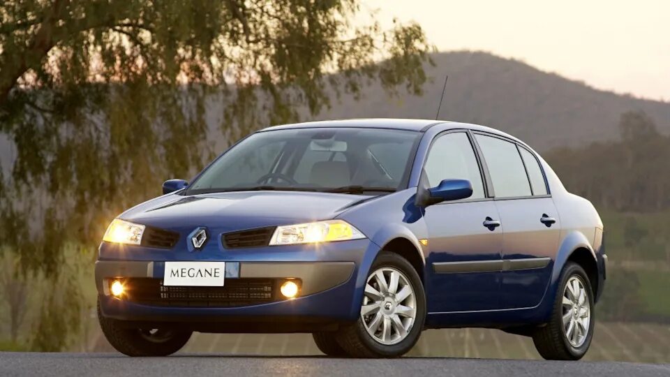 Покажи фото рено меган Renault Megane II 1.6 бензиновый 2008 Темно-синий на DRIVE2