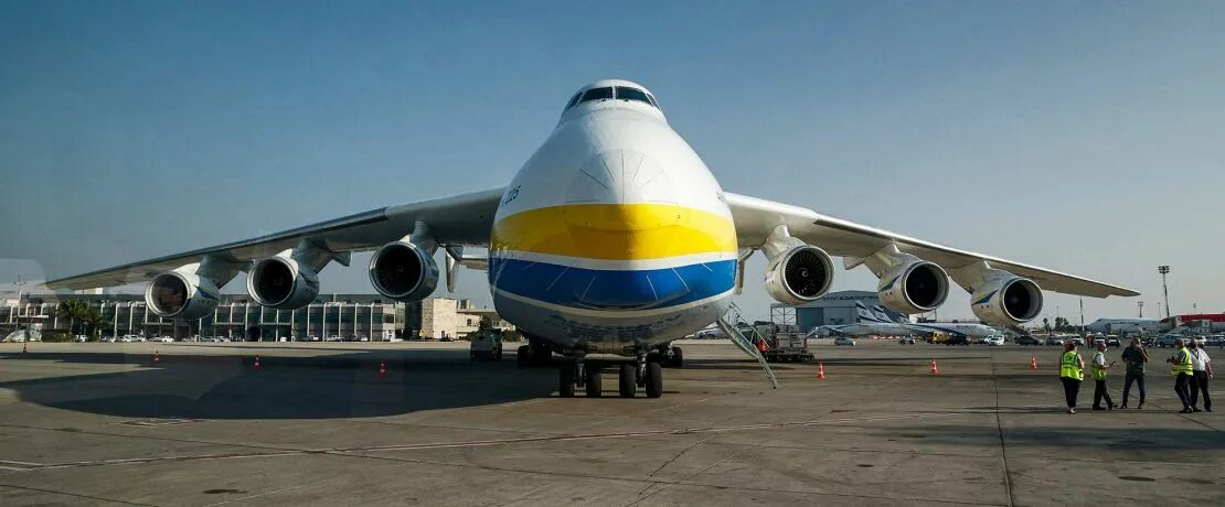 Покажи фото самого большого самолета в мире AN-225: Plans to rebuild world’s largest plane confirmed CNN