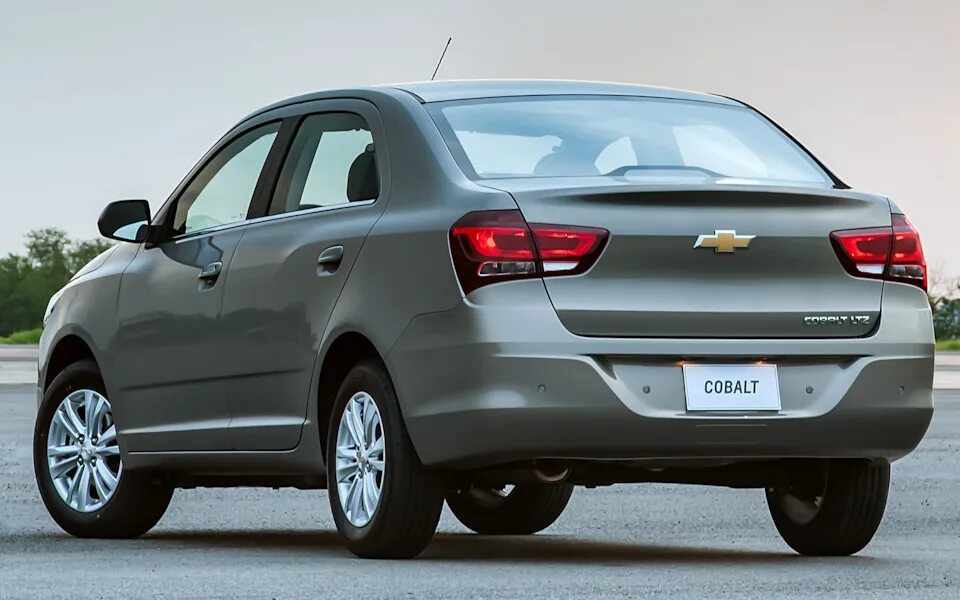 Покажи фото шевроле кобальт Краткая история Chevrolet Cobalt - Chevrolet Cobalt (2G), 1,5 л, 2013 года друго