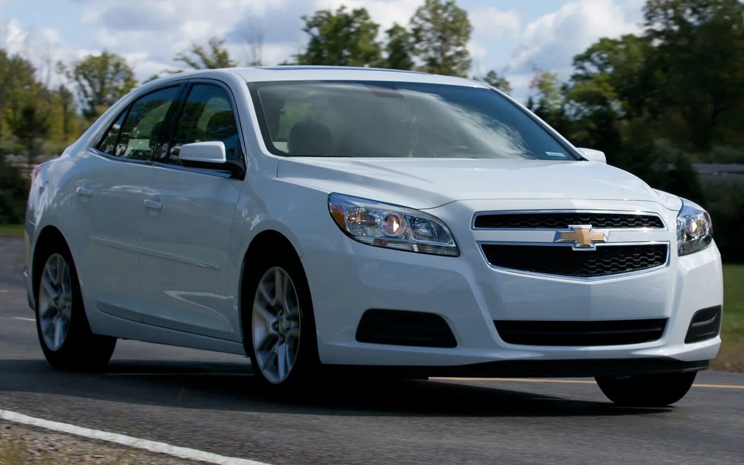 Покажи фото шевроле малибу 2013 Chevrolet Malibu ECO First Drive - Motor Trend