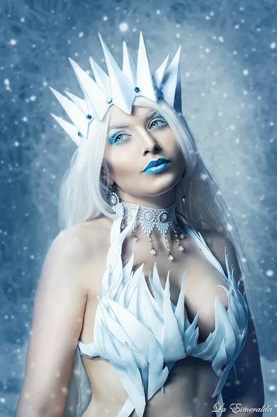 Покажи фото снежной королевы The Ice Queen II Ice queen, Ice queen costume, Ice queen makeup