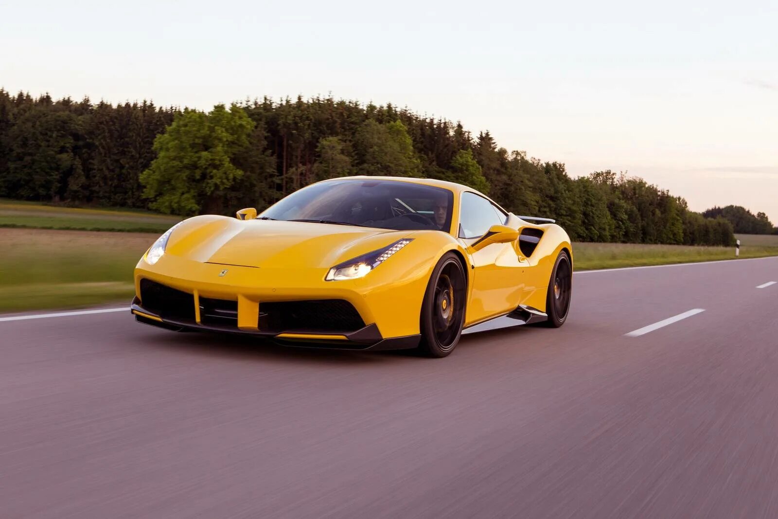 Покажи фото спортивных машин 772-сильный Novitec Rosso Ferrari 488 GTB