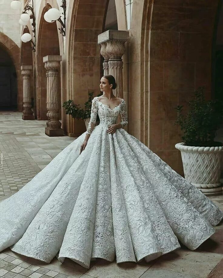 Покажи фото свадебных платьев instagram/mutlulukhikayem Wedding dresses lace ballgown, Wedding dresses, Ball g