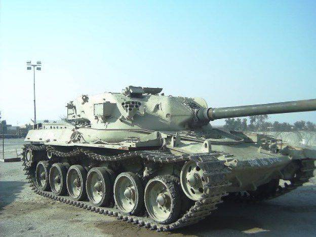 Покажи фото танк 300 Iraq restores trophy tanks "Chieftain"