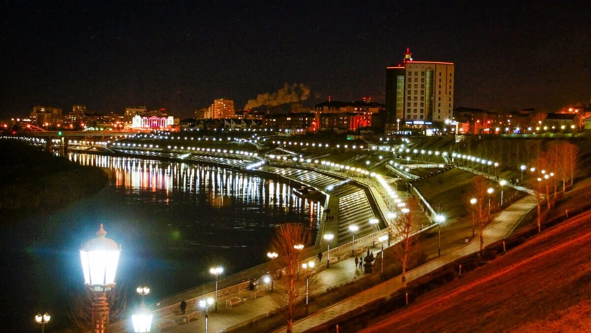 Покажи фото тюмени Мост "Влюблённых". Ночь. Тюмень. Какая любовь в -2 ° С :( . Караван Дзен