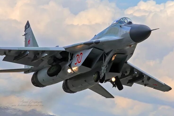 Покажи фото военного самолета Pin on Mikoyan-Gurevich MiG-29