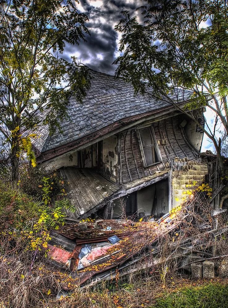 Покажи как выглядят заброшенные дома Abandoned Beauty: Fallen House HDR by Lucas Windsor Large