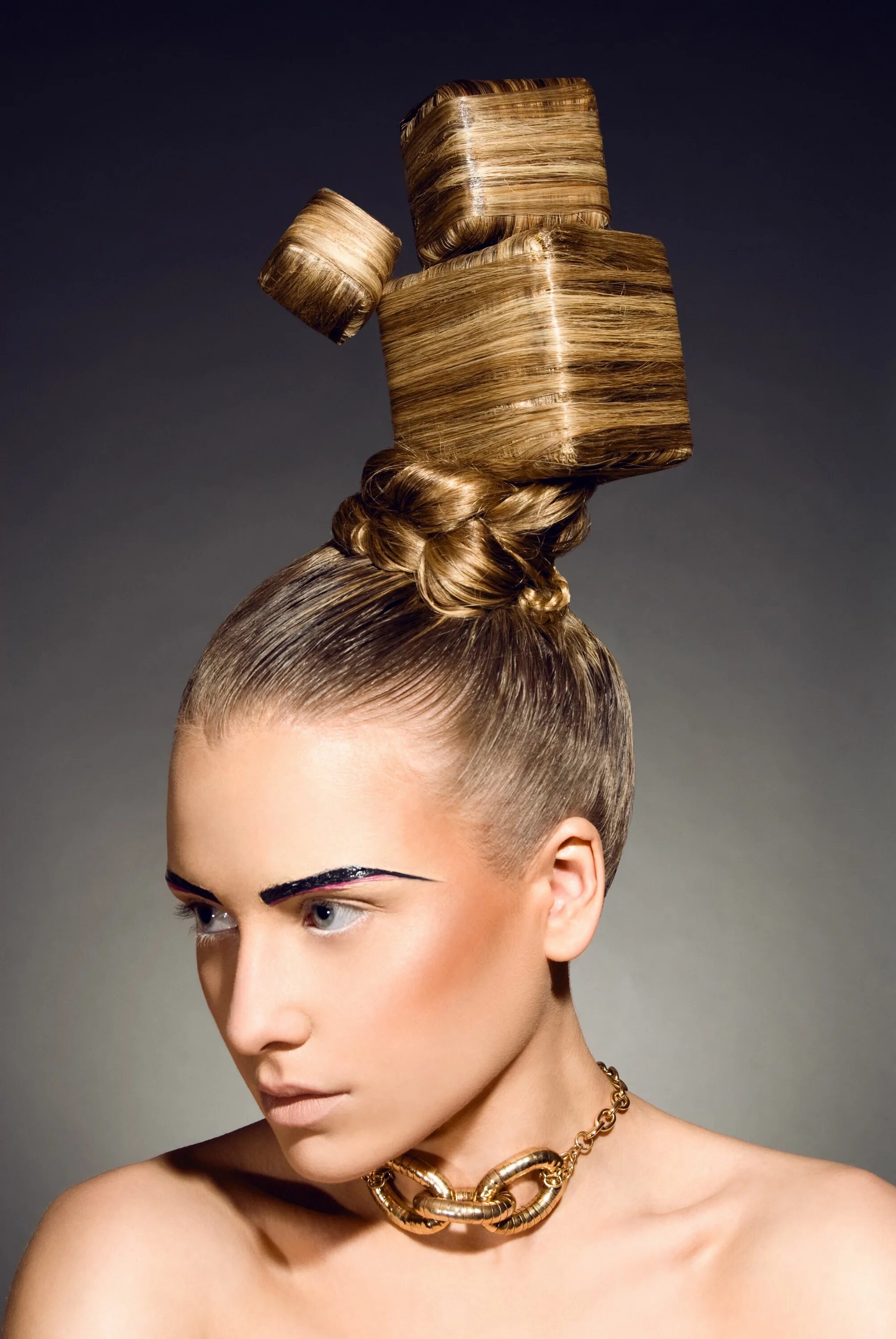 Покажи какие нибудь прически Creative Hairstyles for High Fashion Hair