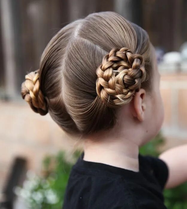 Покажи красивые прически для детей Braided Buns 7 Prettiest Hairstyles for Flower Girls Wedding Checklists Детские 