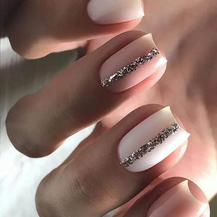 Покажи красивый маникюр на квадратные ногти Image may contain: one or more people and closeup Pink nail designs, White nail 