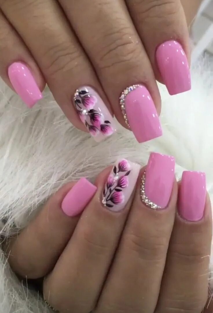 Покажи красивый розовый маникюр Pin by Laura Bernardes on Unhas Floral nail designs, Nail designs spring, Floral