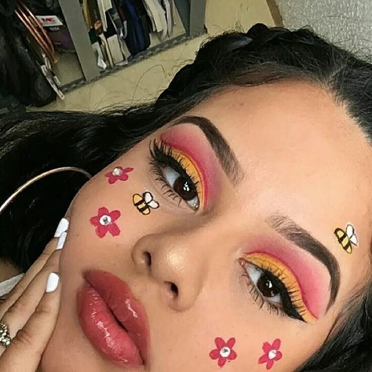 Покажи макияж Pin de kulczynskv en makeup Maquillaje de ojos loco, Maquillaje de ojos disney, 