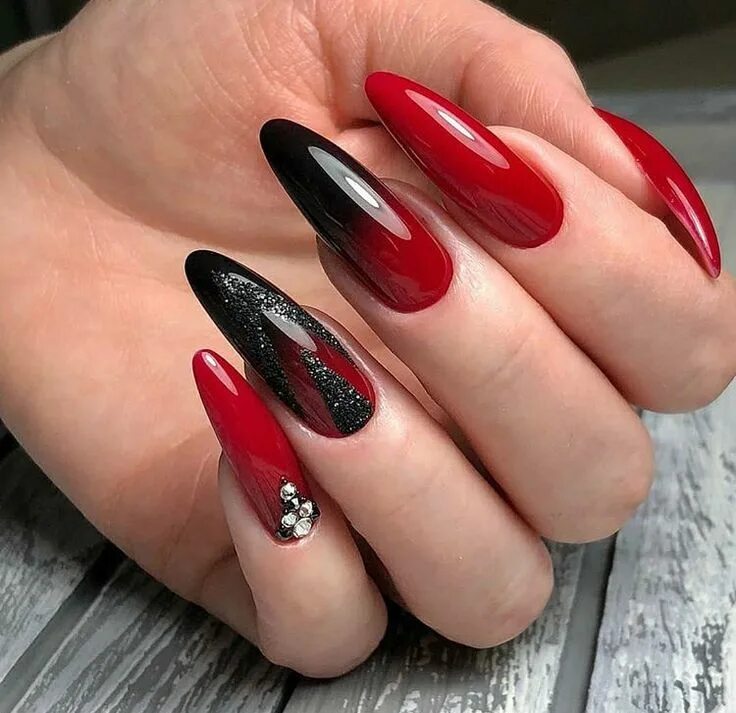 Покажи маникюр красный с черным Pin on Köröm Téli Red nails, Red and white nails, Red wedding nails