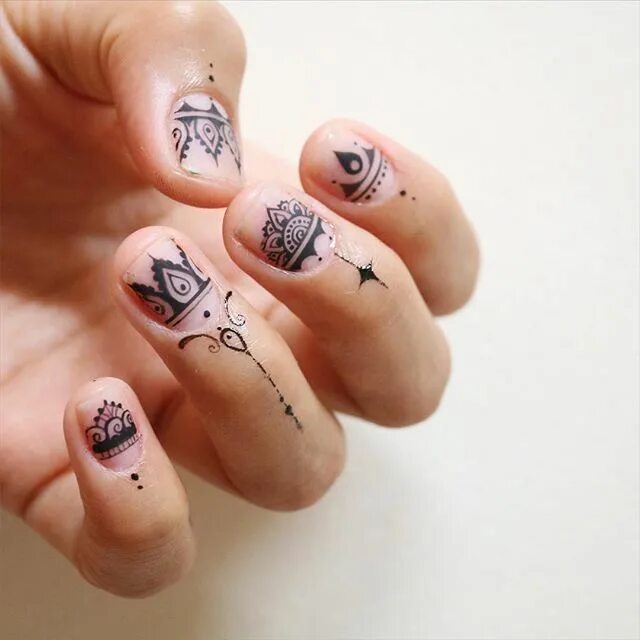 Покажи маникюр с рисунками Instagram photo by 유니스텔라 네일_박은경 * Jun 19, 2016 at 12:53am UTC Henna nails, Henna