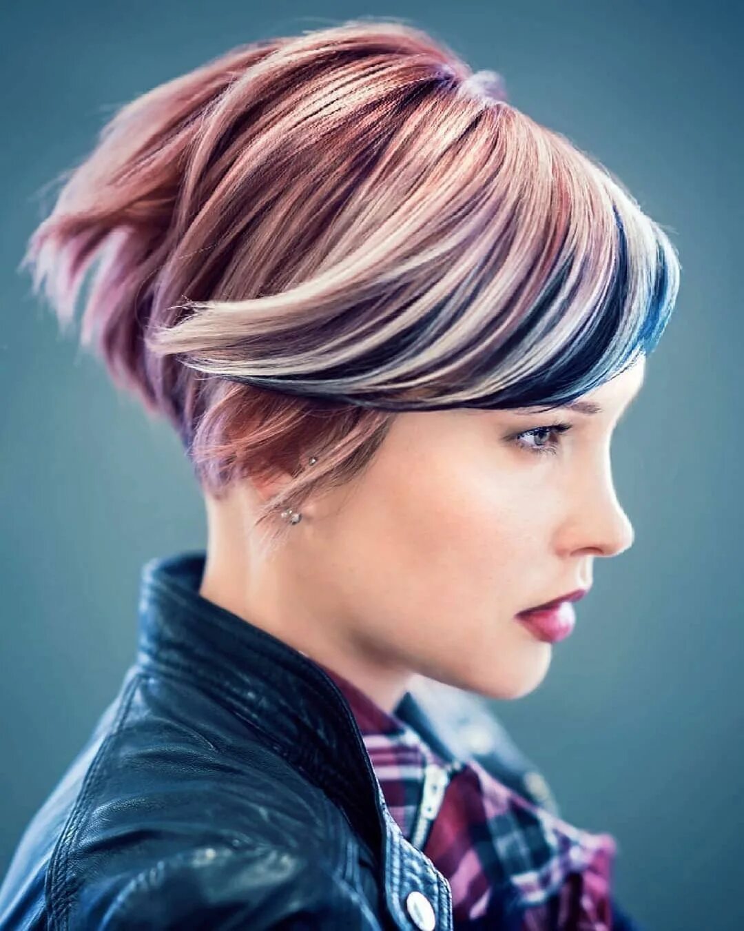 Покажи модные прически 2024 года 10 Trendy Pixie Haircuts & Color for Summer - PoP Haircuts Pixie haircut color, 