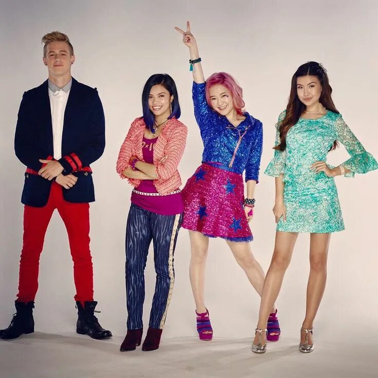 Покажи поп ит фото #MakeItPop #XOIQ #Nickelodeon #MeganLee #LourizaTronco #ErikaTham Pop fashion, F