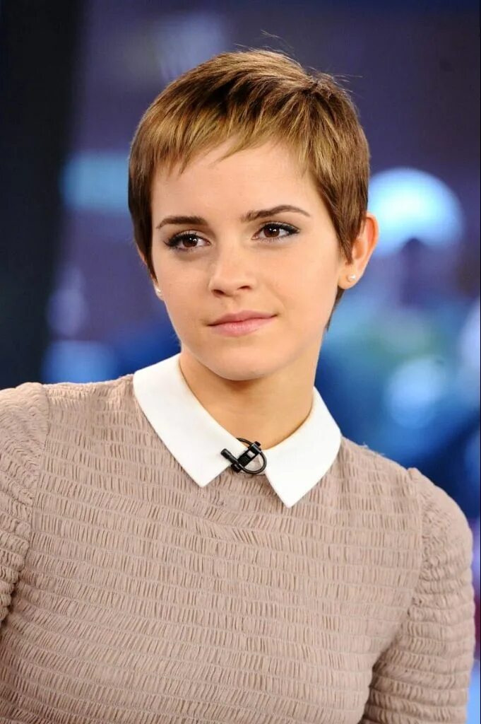 Покажи прически под мальчика но для девочки Pin by Mar\u00EDa on Hair and Makeup Emma watson hair, Emma watson short hair, S