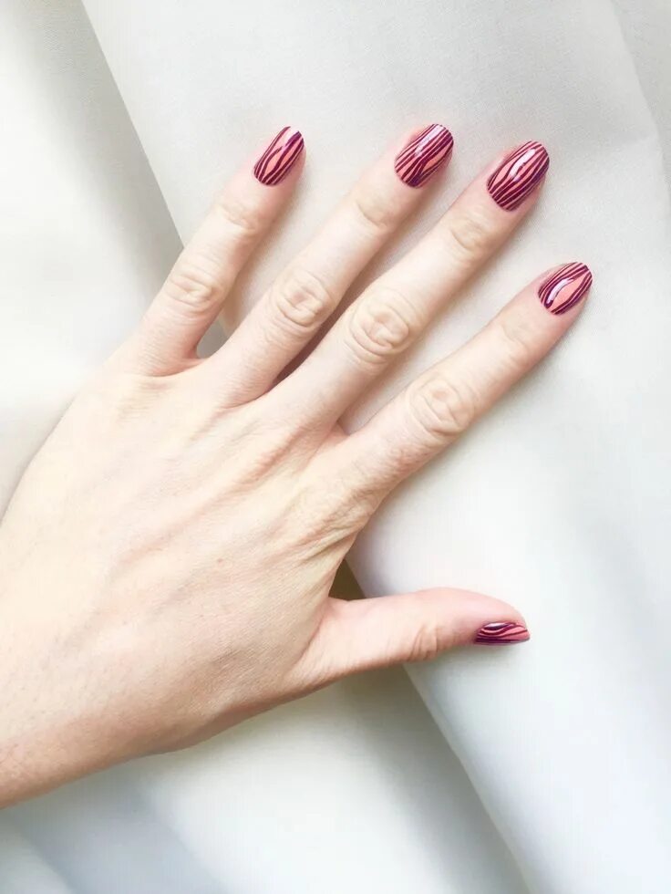 Покажи примеры маникюра How-To: A Wood Grain Manicure Inspired by Stella McCartney Spring '16 Manicure, 