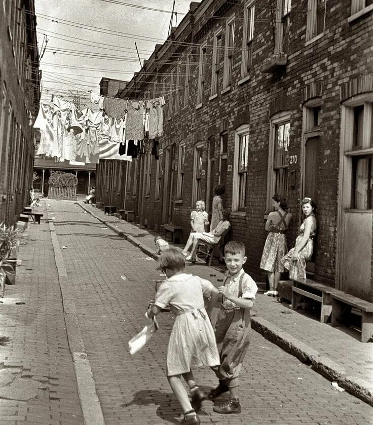 Покажи самые старые фото Rowhouses in Ambridge, Pennsylvania, 1938. Fotos viejas, Fotos históricas, Fotos