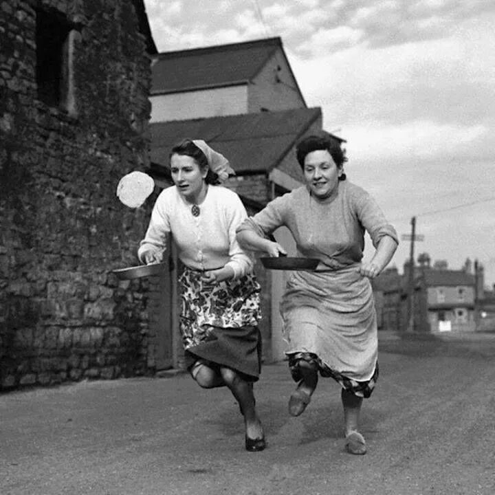 Покажи самые старые фото FOCAL MUSEUM Retro 70s, Shrove tuesday, Bw photo