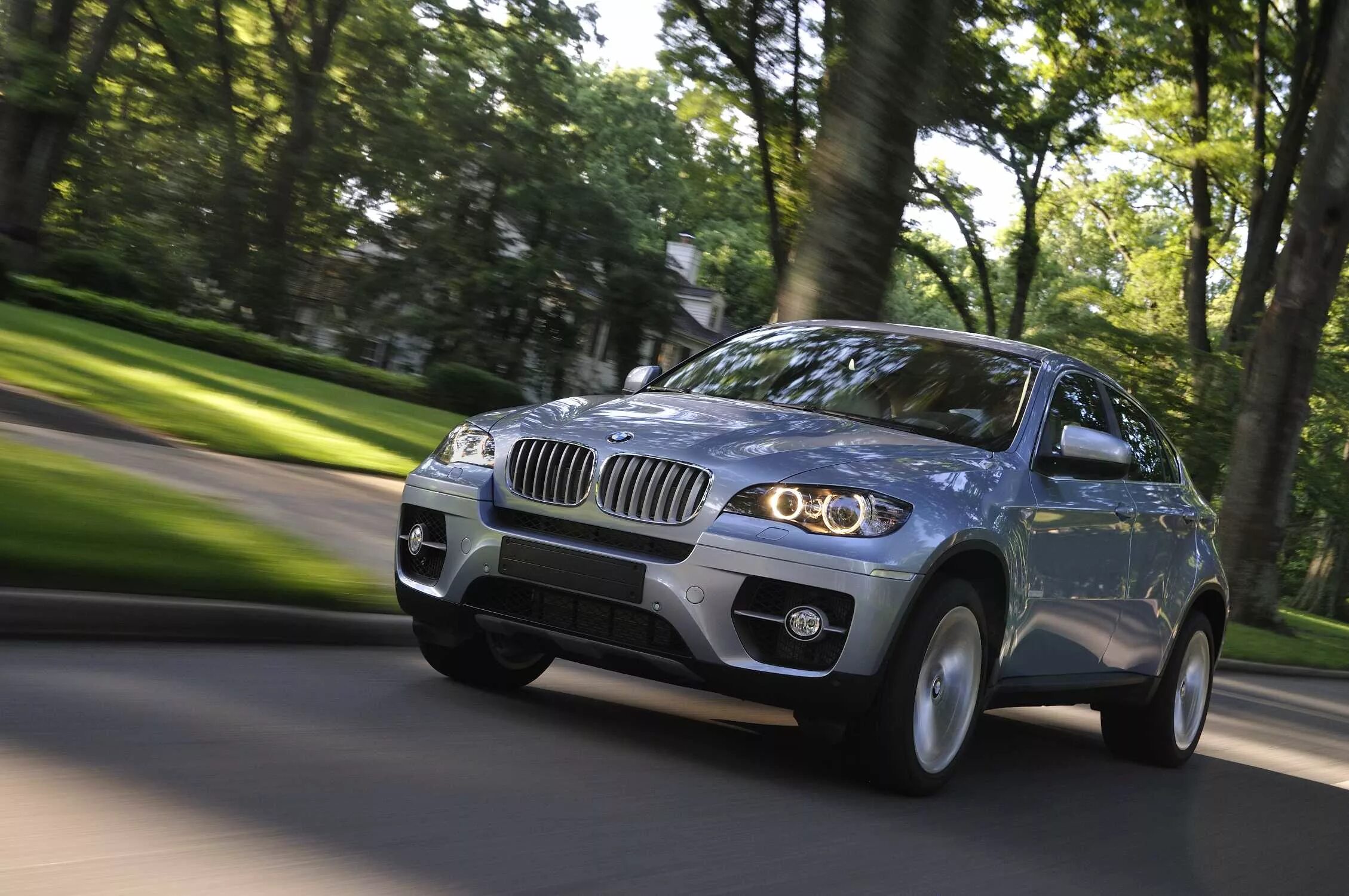 Покажите фото бмв икс 6 The BMW ActiveHybrid X6 (08/2009)