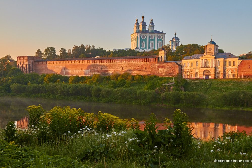 Покажите фото смоленска Утро в городе на Днепре. Photographer Denis Maximov