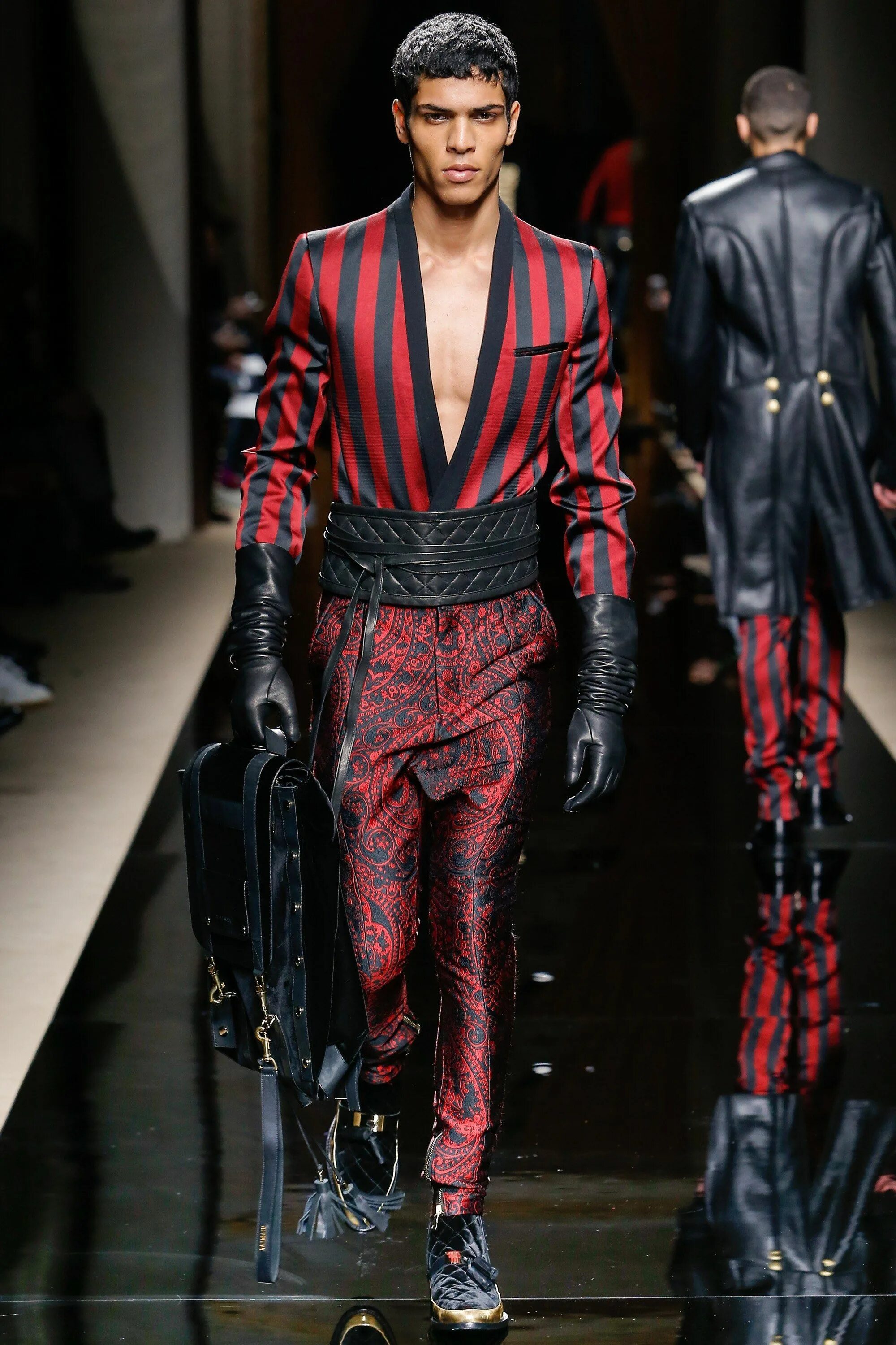 Показы мужской моды в скандинавии Balmain Fall 2016 Menswear Fashion Show - Vogue Fashion, High fashion men, Gay f