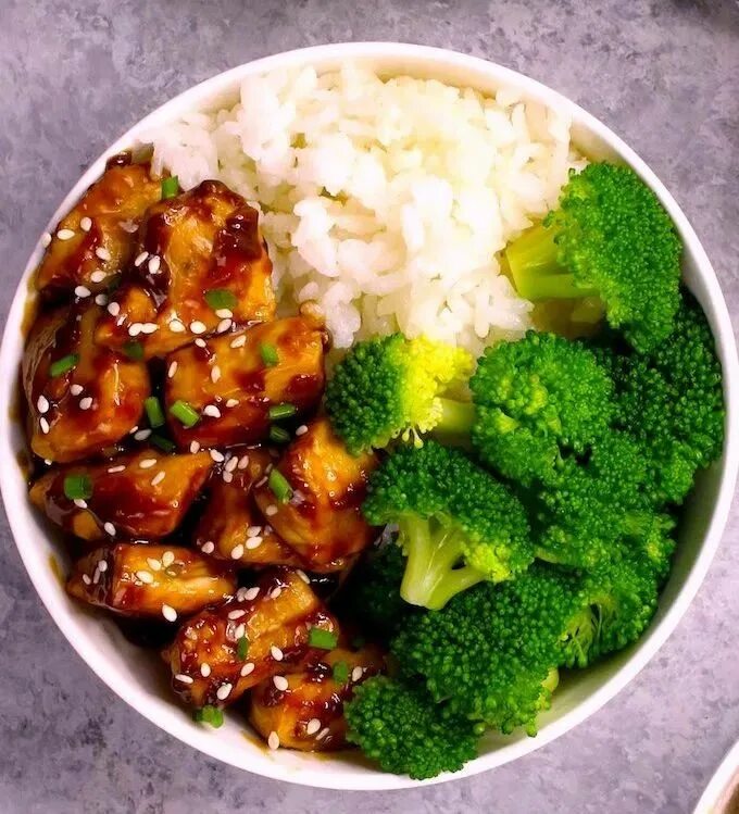 Поке с курицей и рисом фото Honey Teriyaki Chicken Recipe Teriyaki chicken bowl recipe, Chicken bowl recipe,